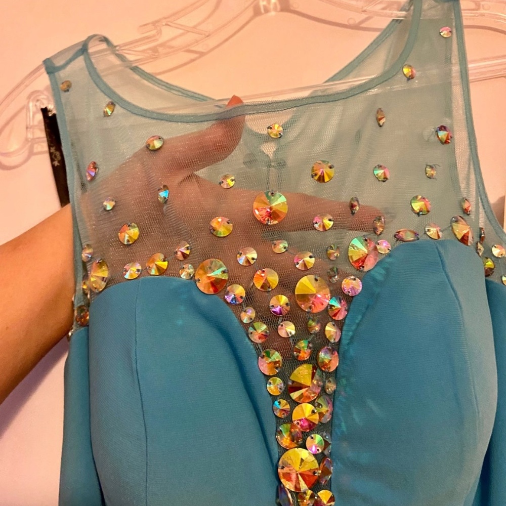 Dress - Picture 3 of 10